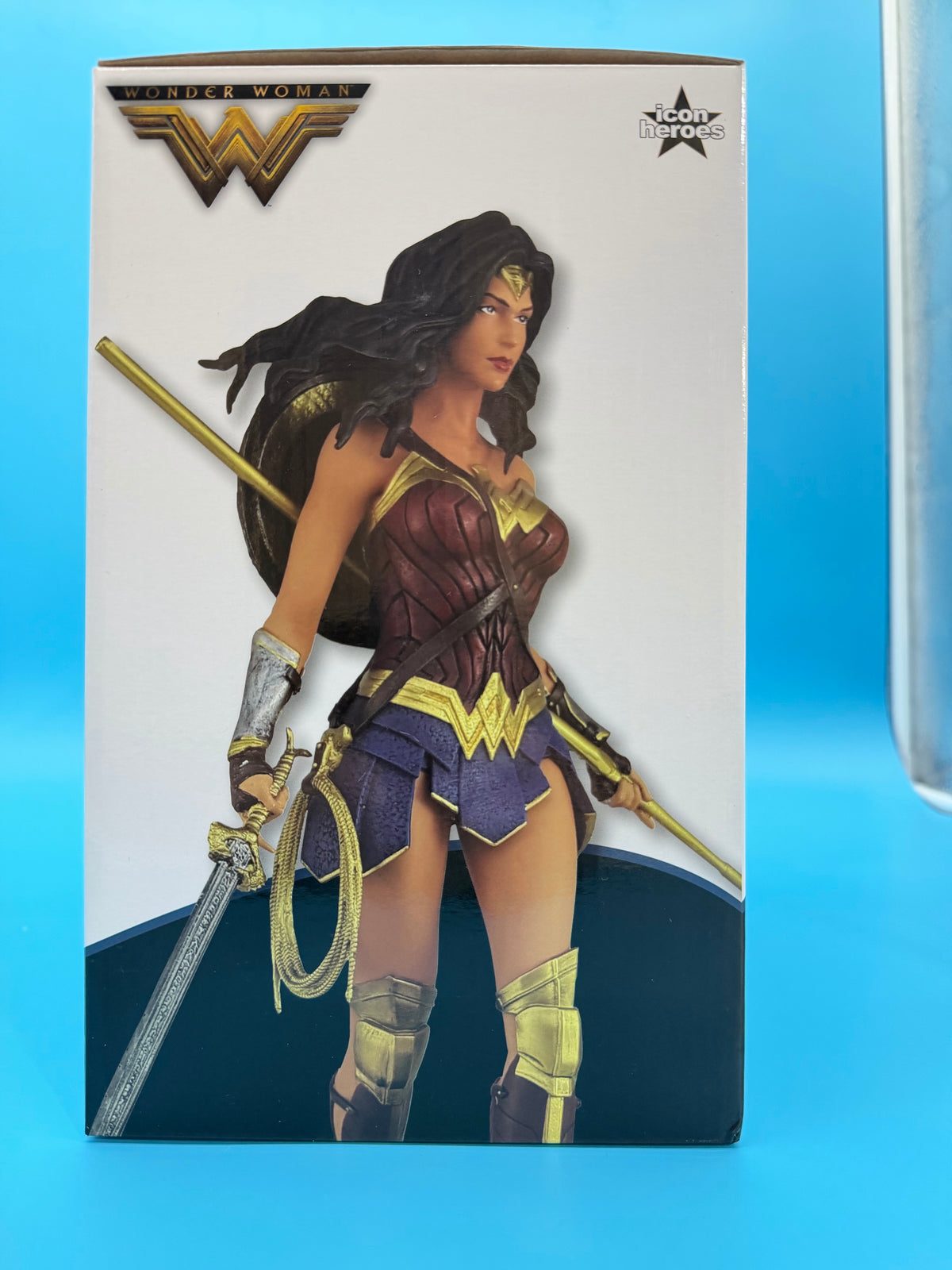 (NEW but Minor Damage) Wonder Woman Movie Collectible Statue – Icon Heroes Limited Edition (No. 759 of 2,000)