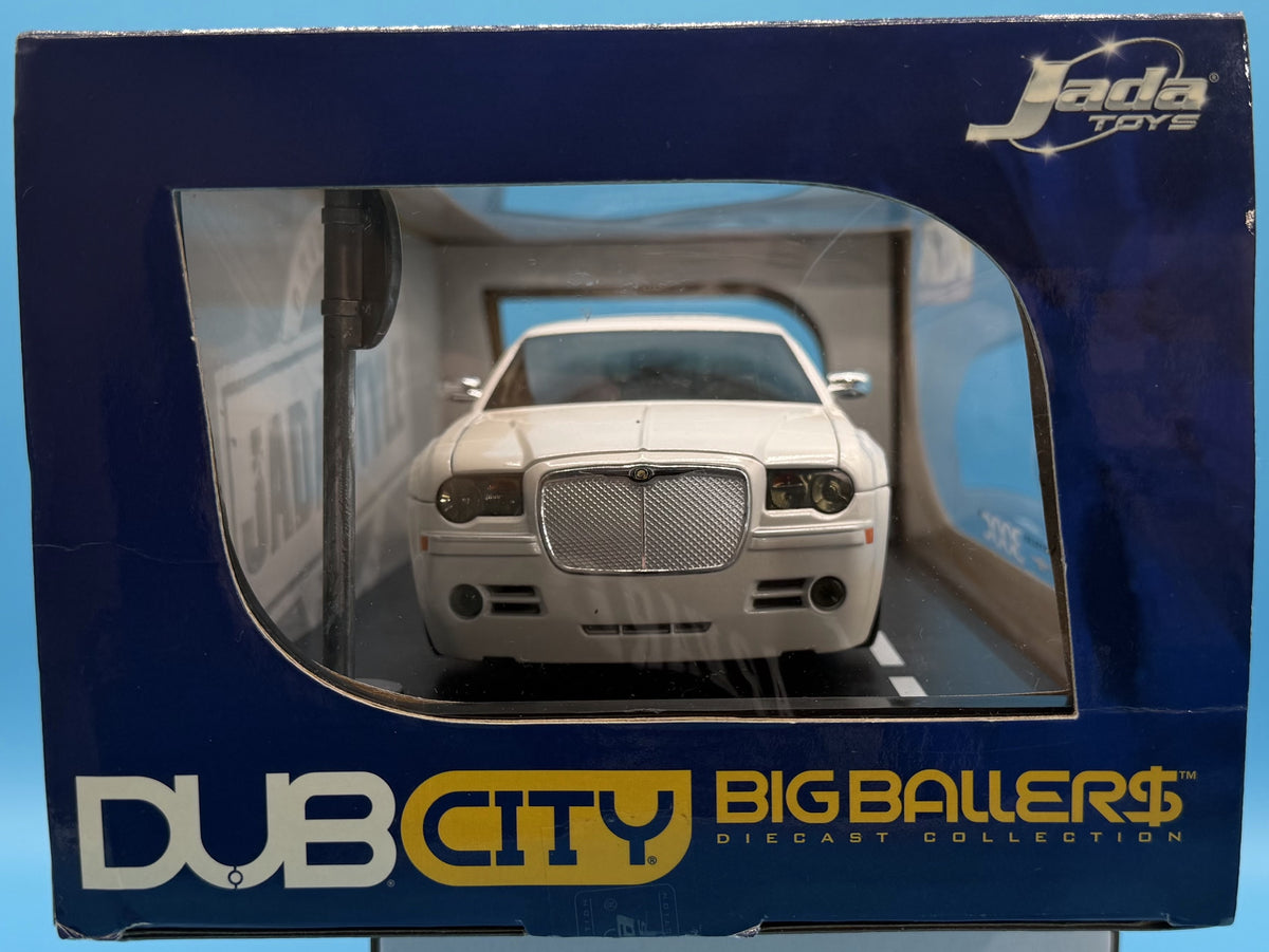 NEW Jada Toys Dub City Big Ballers Chrysler 300C White 1:18 Scale Die-Cast (2005)