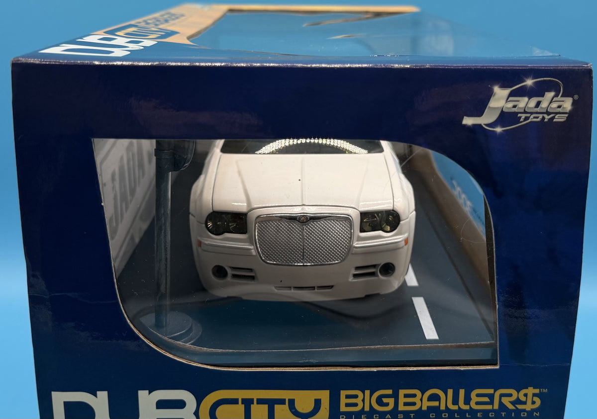 NEW Jada Toys Dub City Big Ballers Chrysler 300C White 1:18 Scale Die-Cast (2005)
