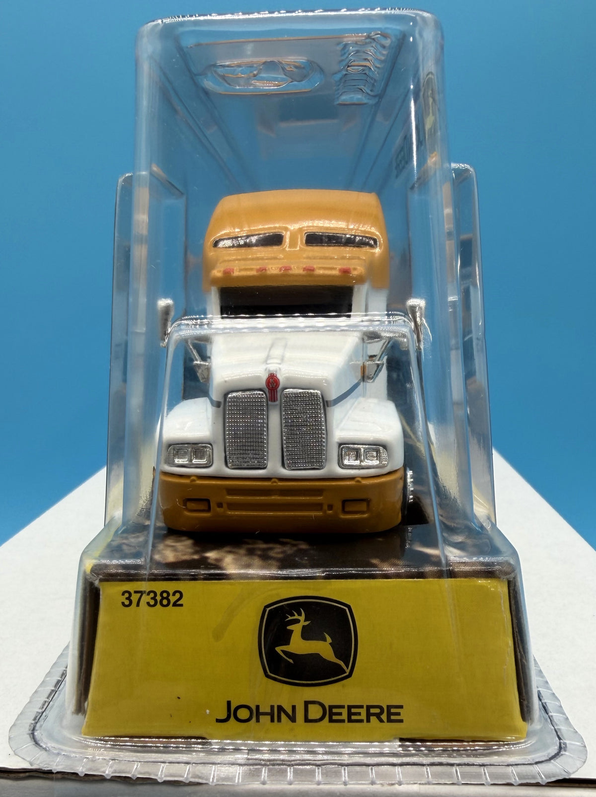 NEW ERTL John Deere Hauler Semi with Dump Truck 1:64 Scale Die-Cast Set